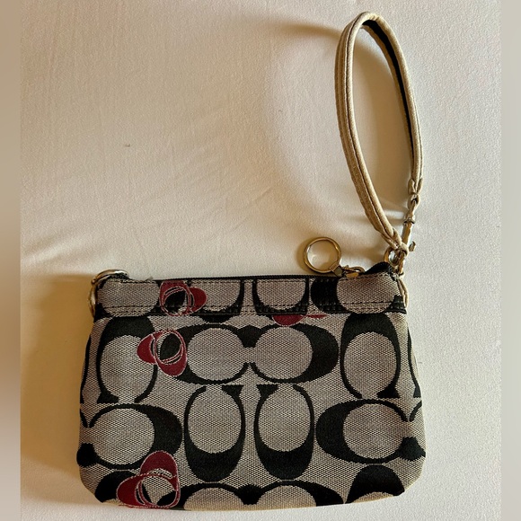Coach Poppy Wristlet - Picture 2 of 8